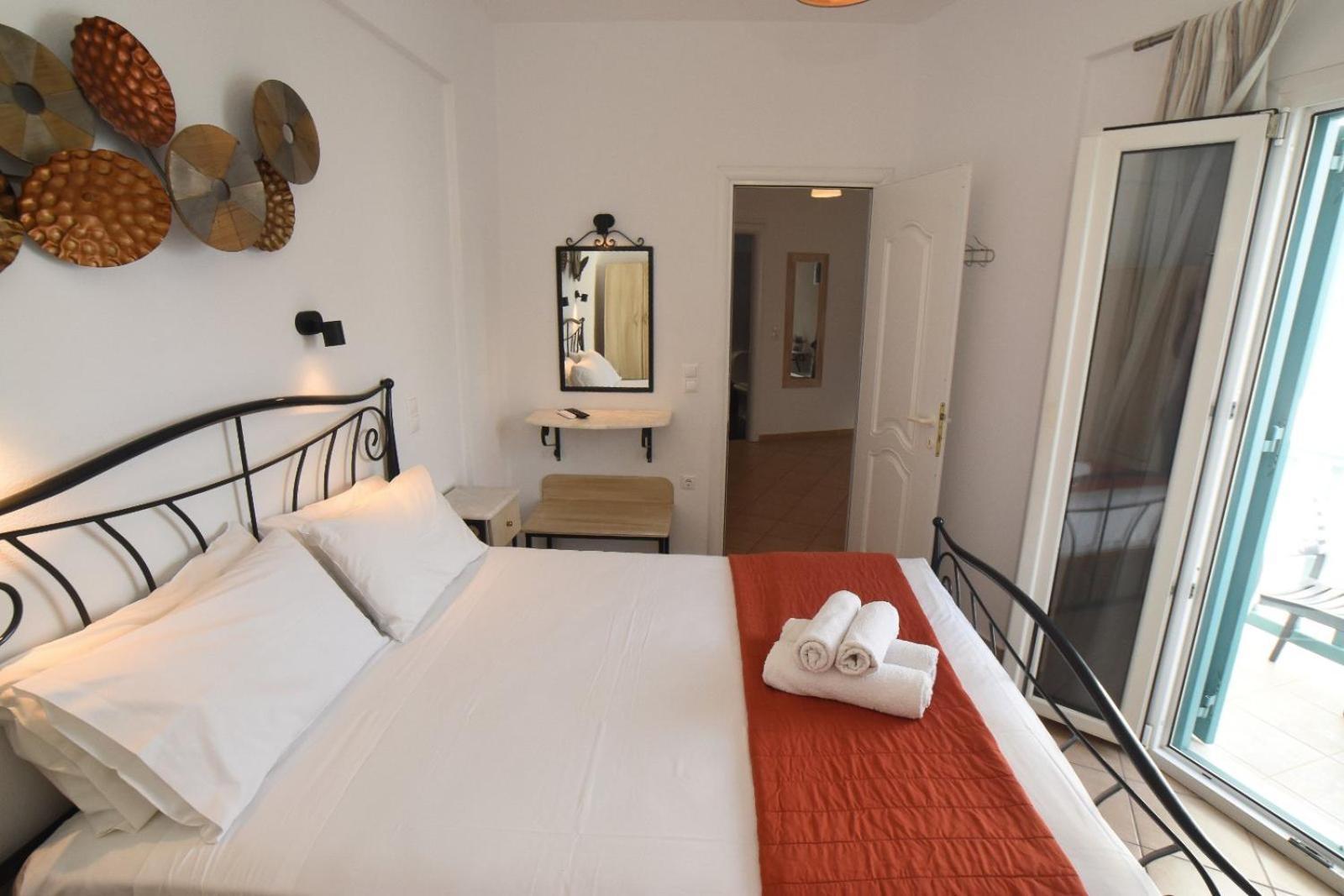 Celeste Apartments Ornos  Buitenkant foto