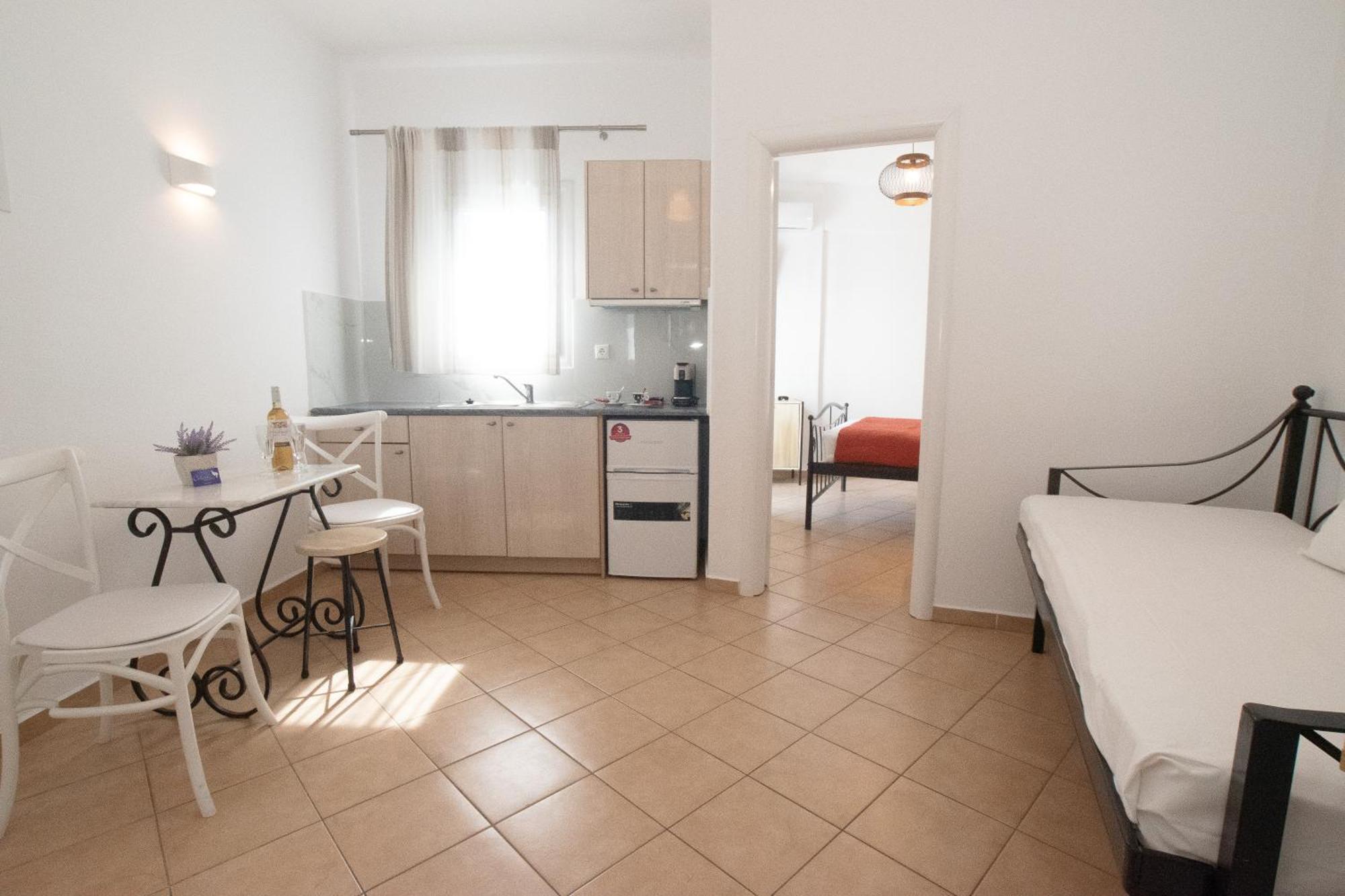 Celeste Apartments Ornos  Buitenkant foto